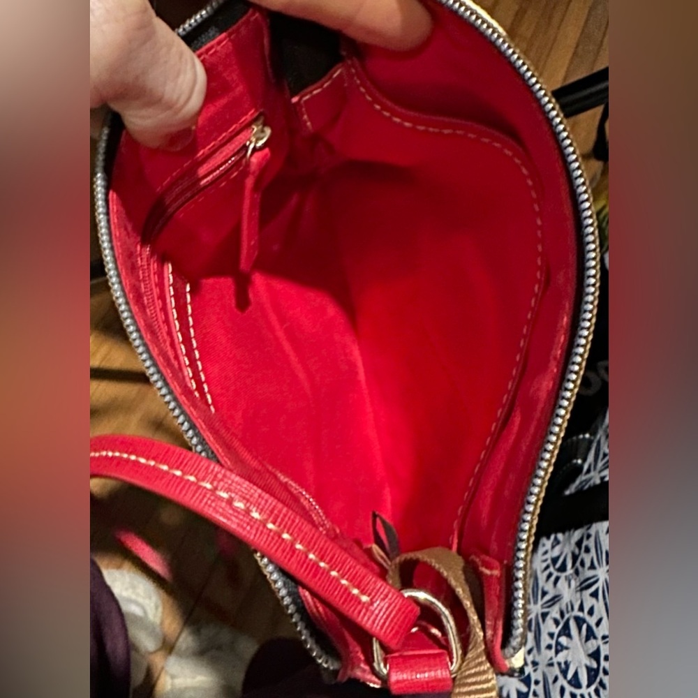 Dooney & Bourke Crossbody Giraffe print with Red Leather trim NWOT W/FRE… - Picture 10 of 13